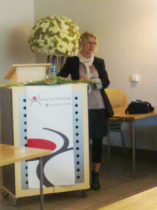 Senterleder Ulla-Britt Lilleaas presenterer foreløpige funn fra prosjektet "Det gode liv på Sørlandet og tradisjonelle kjønnsroller".